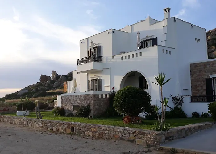 Apart-hotel Zefyros 3*