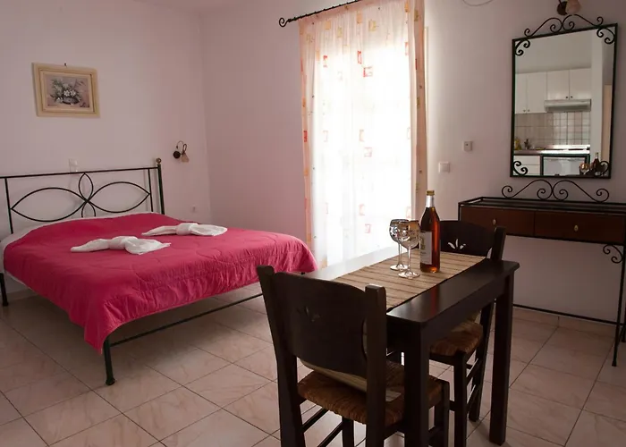 Zefyros Apart-hotel 3*