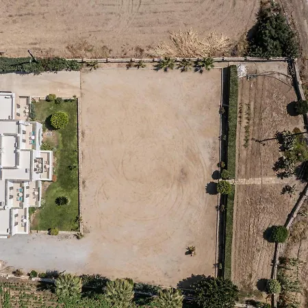 מלון דירות Zefyros 3*