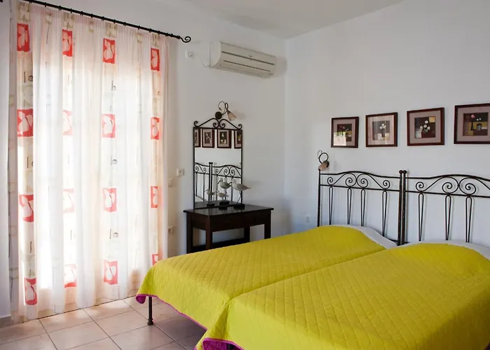 泽富罗斯公寓酒店 3*