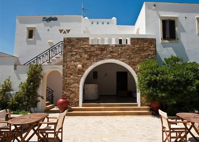 Zefyros 아파트호텔