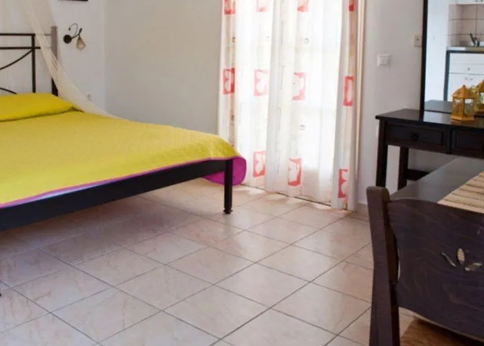 泽富罗斯公寓酒店 3*